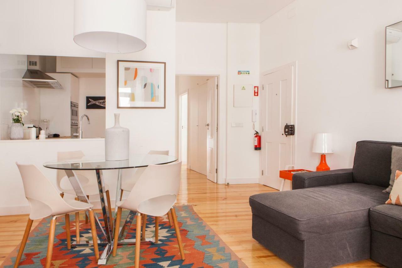 ליסבון Cozy 1St Floor Flat Central Chiado District With Balconies And Ac 19Th Century Building מראה חיצוני תמונה