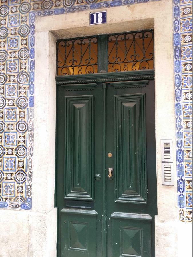 ליסבון Cozy 1St Floor Flat Central Chiado District With Balconies And Ac 19Th Century Building מראה חיצוני תמונה